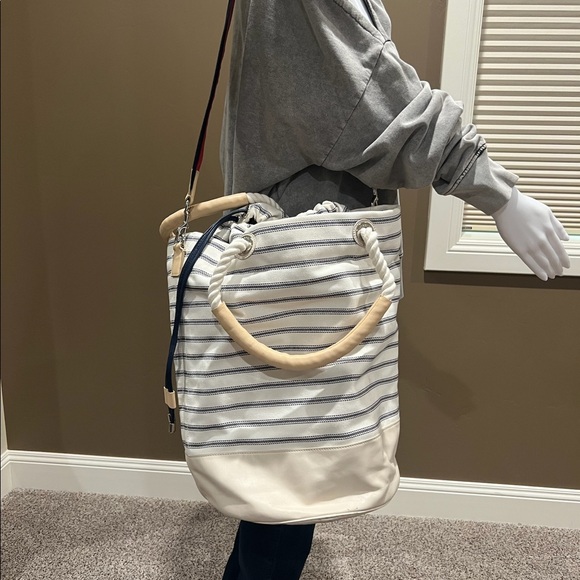 Bag - Picture 1 of 6